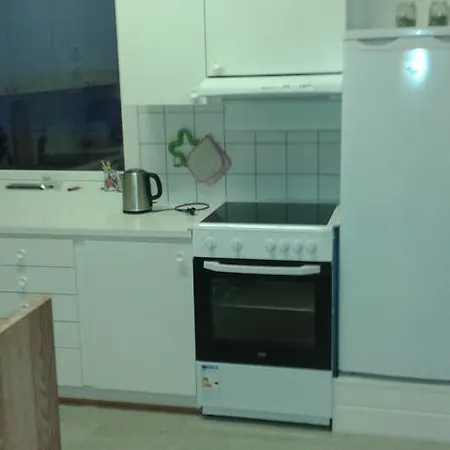 Melastua Gjestehus بيت شباب